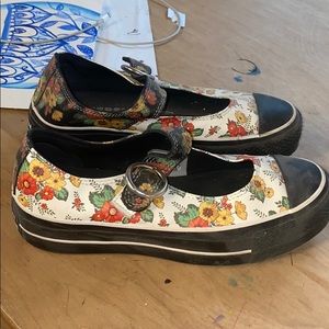 Floral platform converse